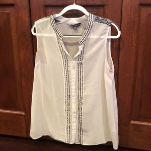 Large maternity sleeveless blouse